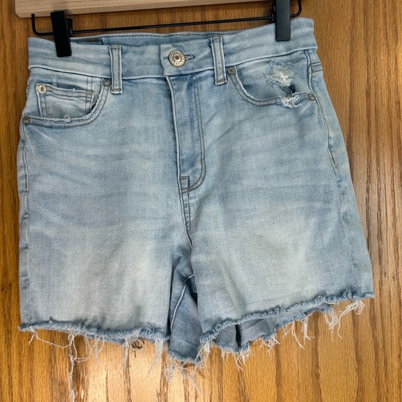 American Eagle Outfitters Pants - American Eagle High Rise Distressed Denim Shorts Light Wash Women’s Size 2